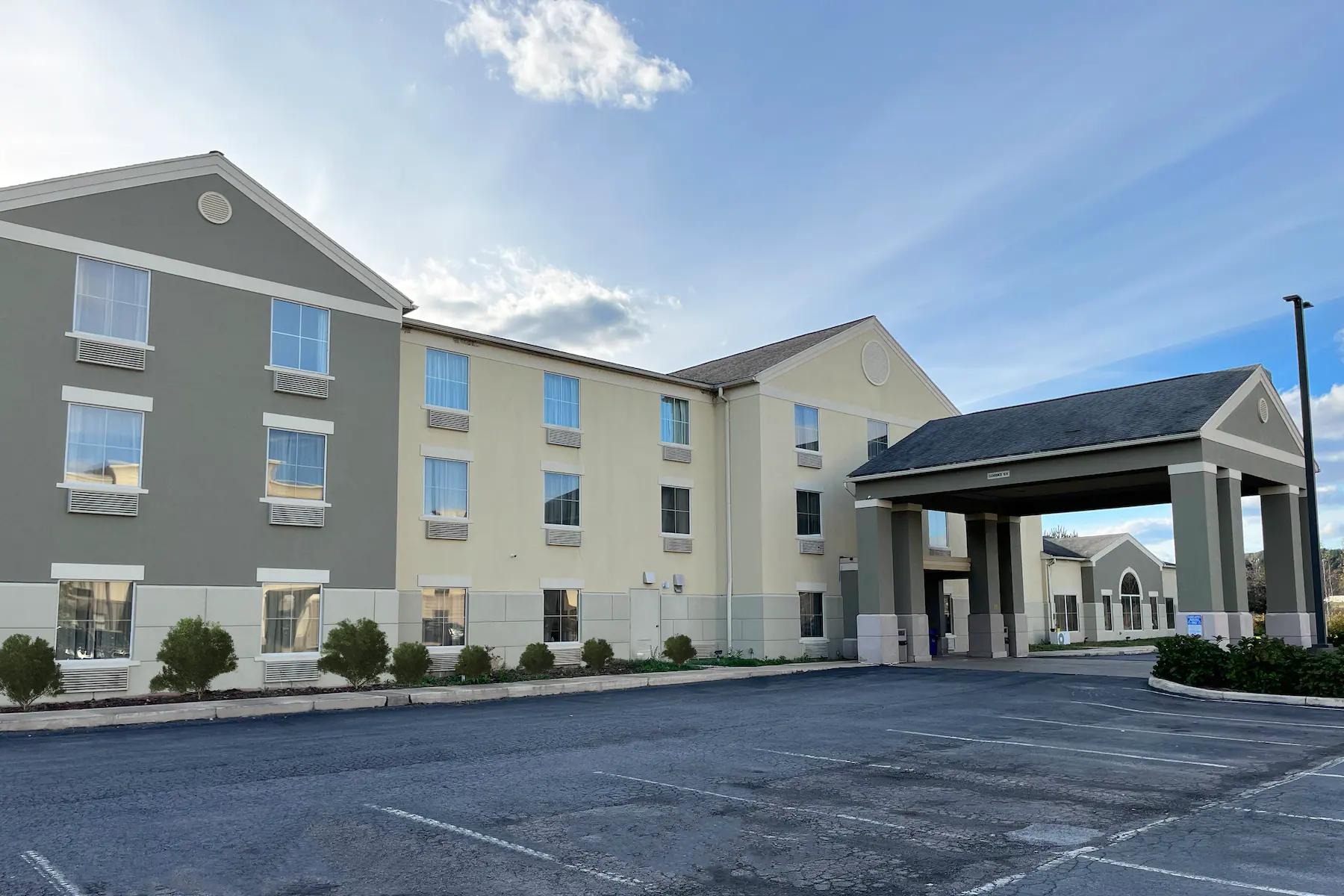 Wingate By Wyndham Clearfield Hotel Exterior photo